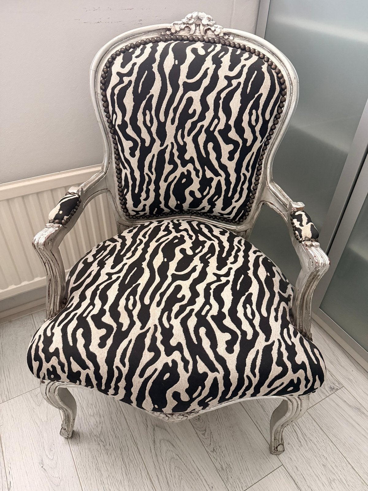 Zebra stoel, Huis en Inrichting, Ophalen, Zo goed als nieuw, 50 tot 75 cm