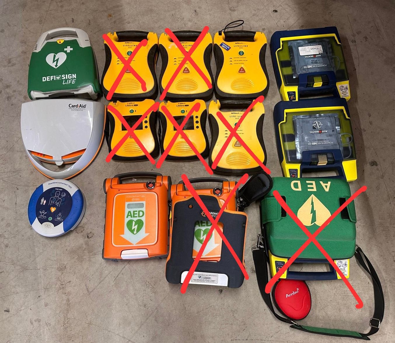 Verschillende soorten aed’s/defibrilator, Diversen, Verpleegmiddelen, Ophalen of Verzenden, Gebruikt