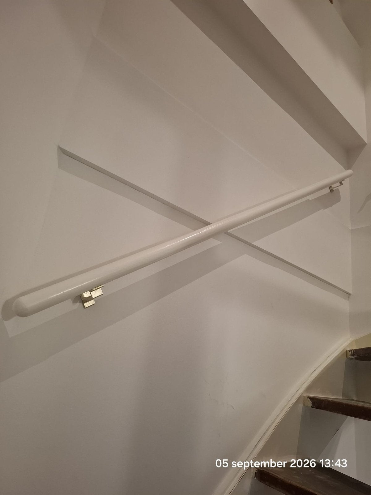 5 Houten witgeschilderd trapleuningen, Ophalen, Gebruikt, Minder dan 2 meter