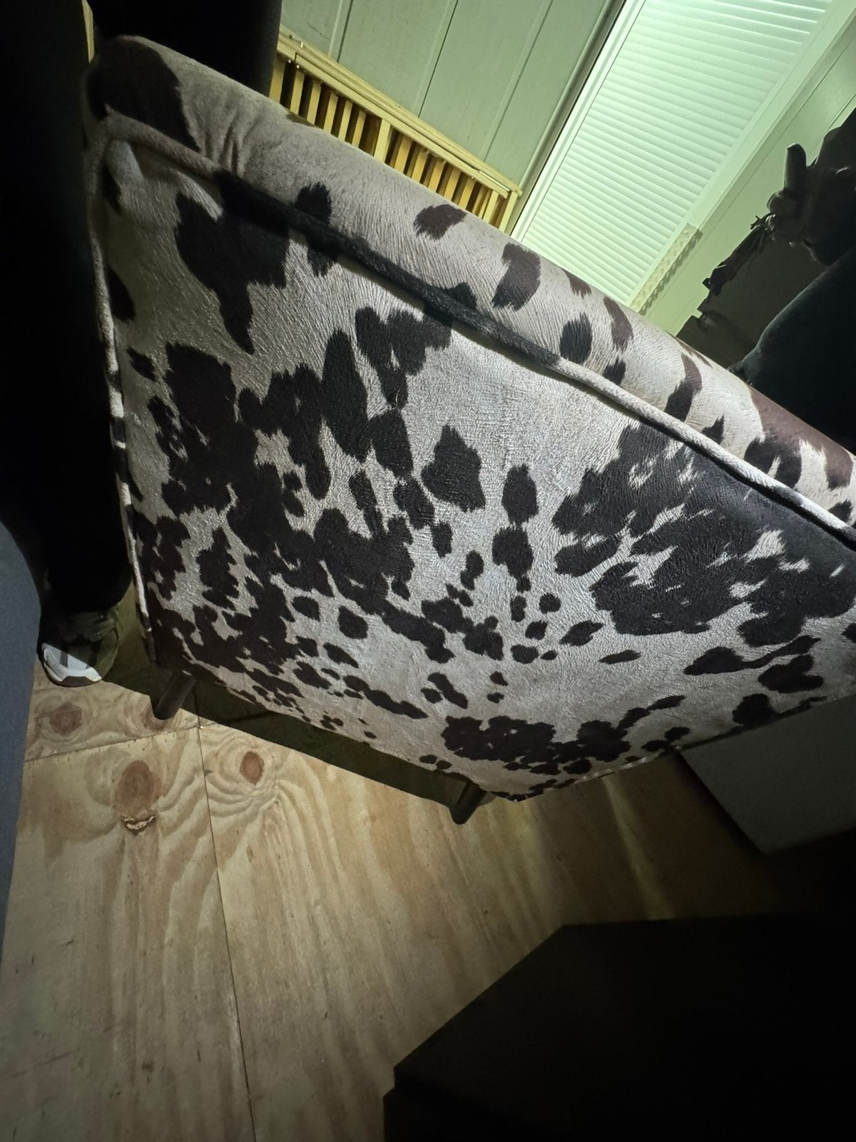 Stoel met koeienprint, Ophalen of Verzenden, Zo goed als nieuw, 50 tot 75 cm