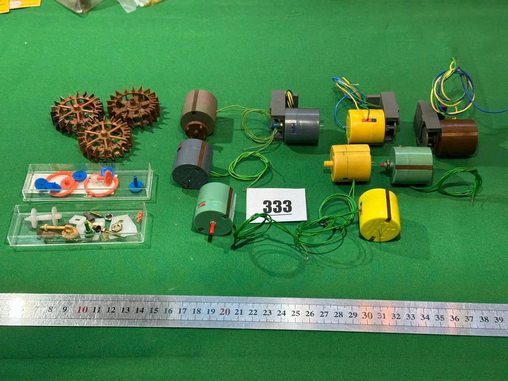 333- Faller motoren (9 stuks) met diverse onderdelen, Overige merken, Gebruikt, 1:50 of kleiner, Overige typen