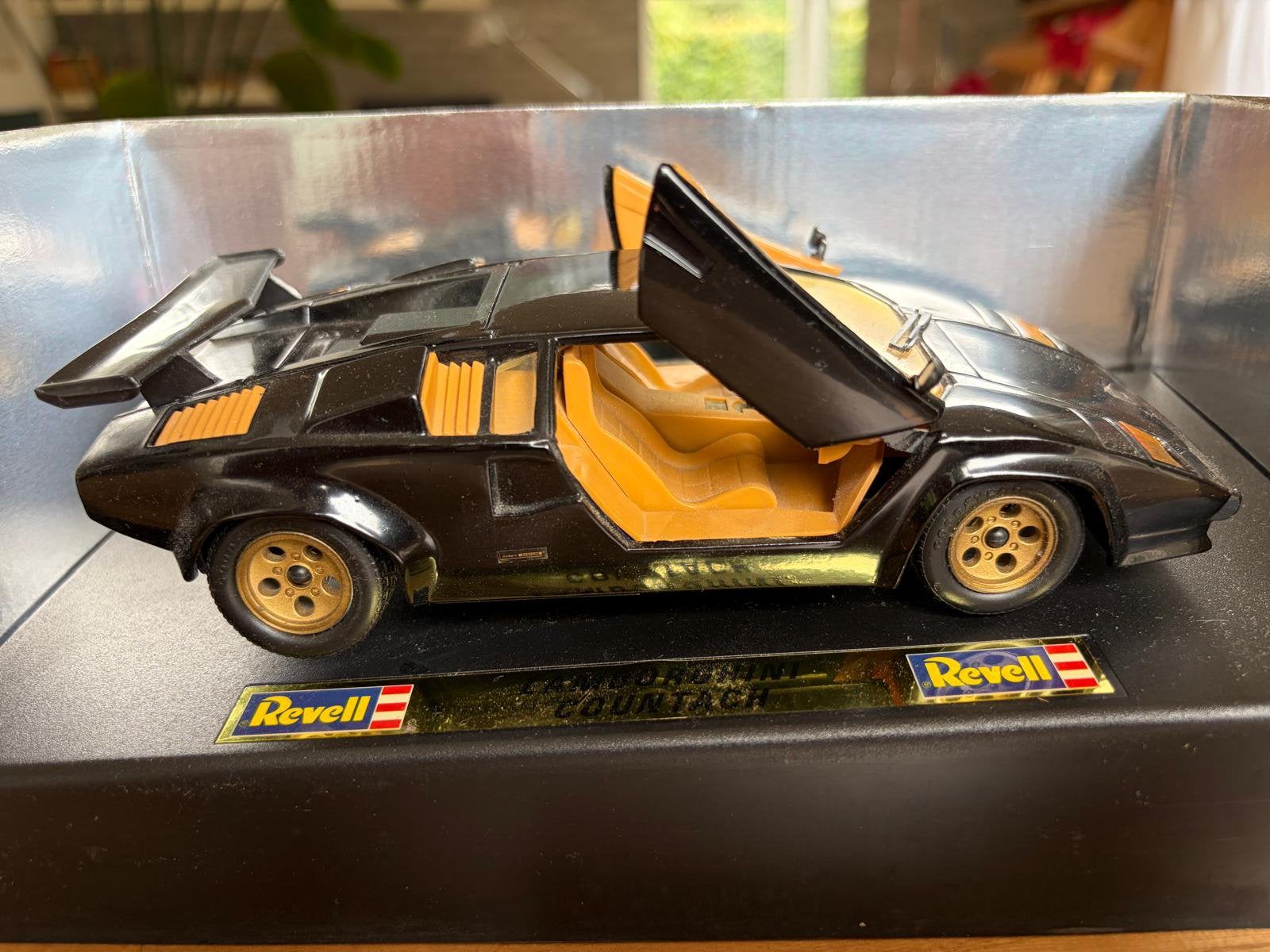 Modelauto revell lamborghini countach lp500s 1:24, Hobby en Vrije tijd, Modelauto's | 1:24, Ophalen of Verzenden, Zo goed als nieuw