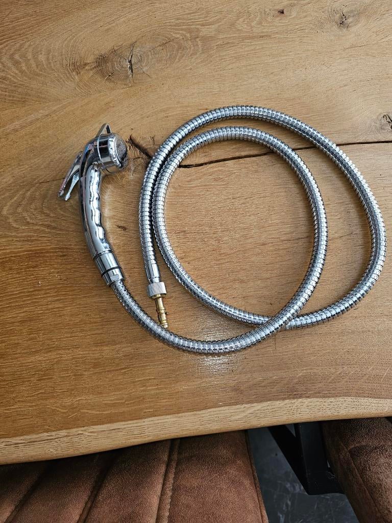 Buitendouche voor camper, Ophalen