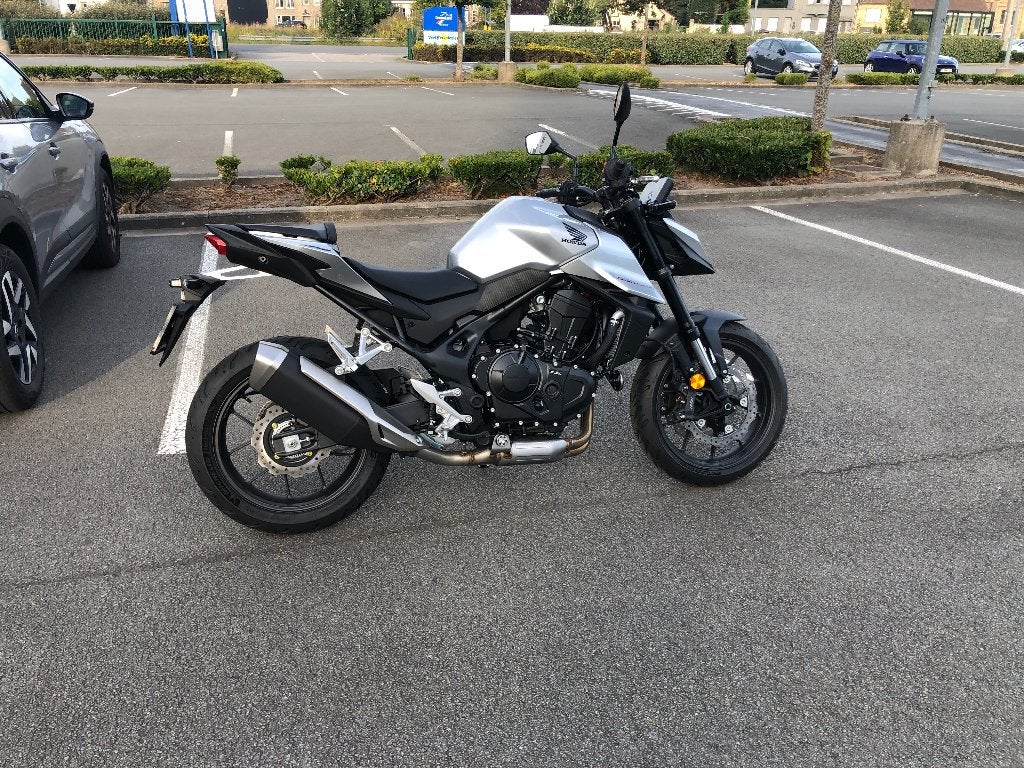 Honda CB 750 Hornet, Motoren, Ophalen, Nieuw