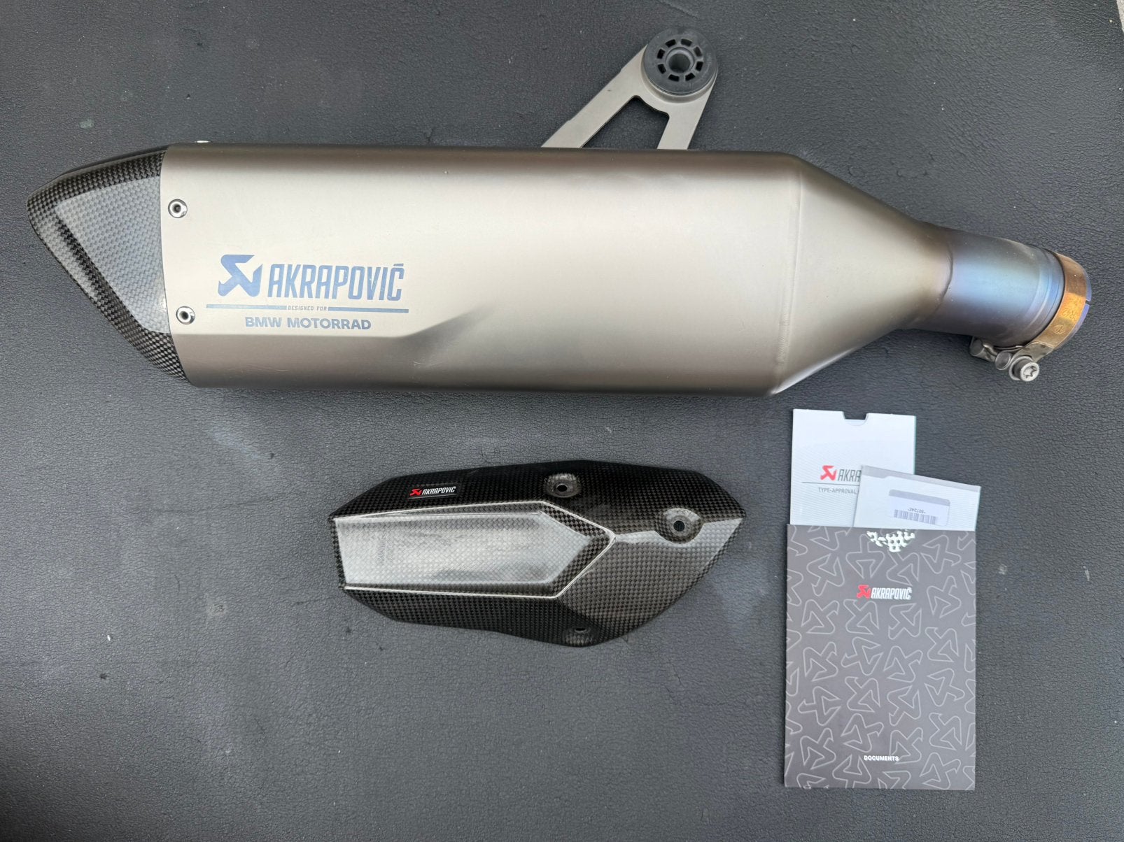 Originele BMW Akrapovic uitlaat demper – BMW S1000XR K69, Motoren, Onderdelen | BMW, Ophalen of Verzenden