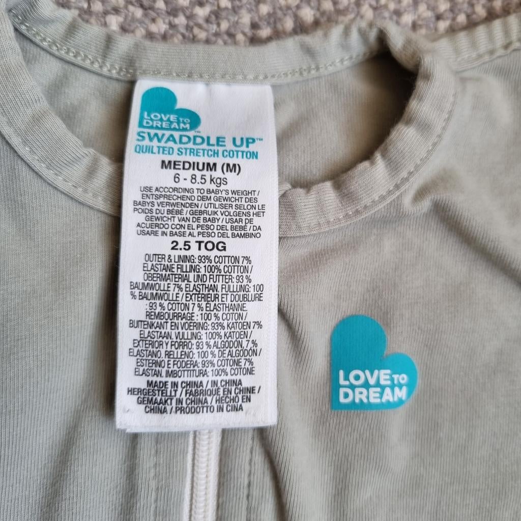 Love To Dream Swaddle Up Slaapzak M 2.5 TOG, Ophalen of Verzenden, Zo goed als nieuw, 70 tot 85 cm, Slaapzak