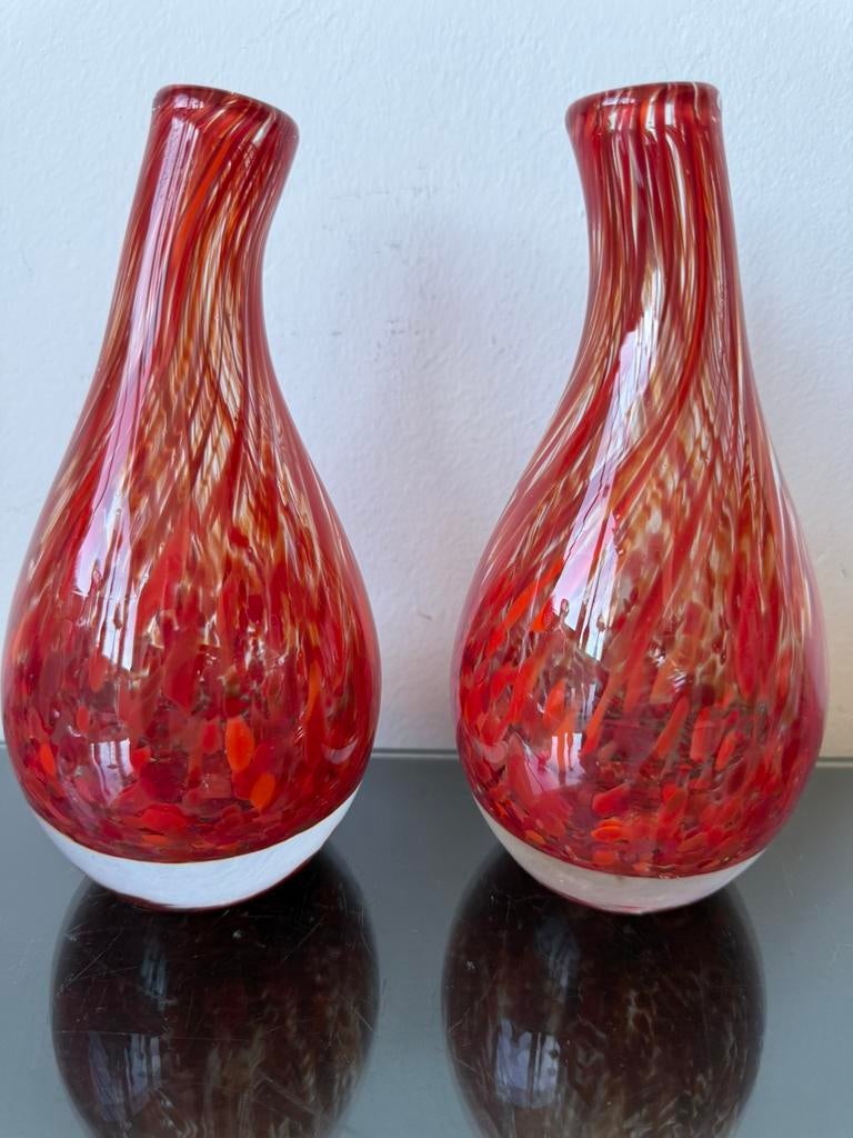 Twee prachtige Fidrio vazen rood oranje geel, Huis en Inrichting, Woonaccessoires | Vazen, Ophalen, Minder dan 50 cm, Rood, Glas