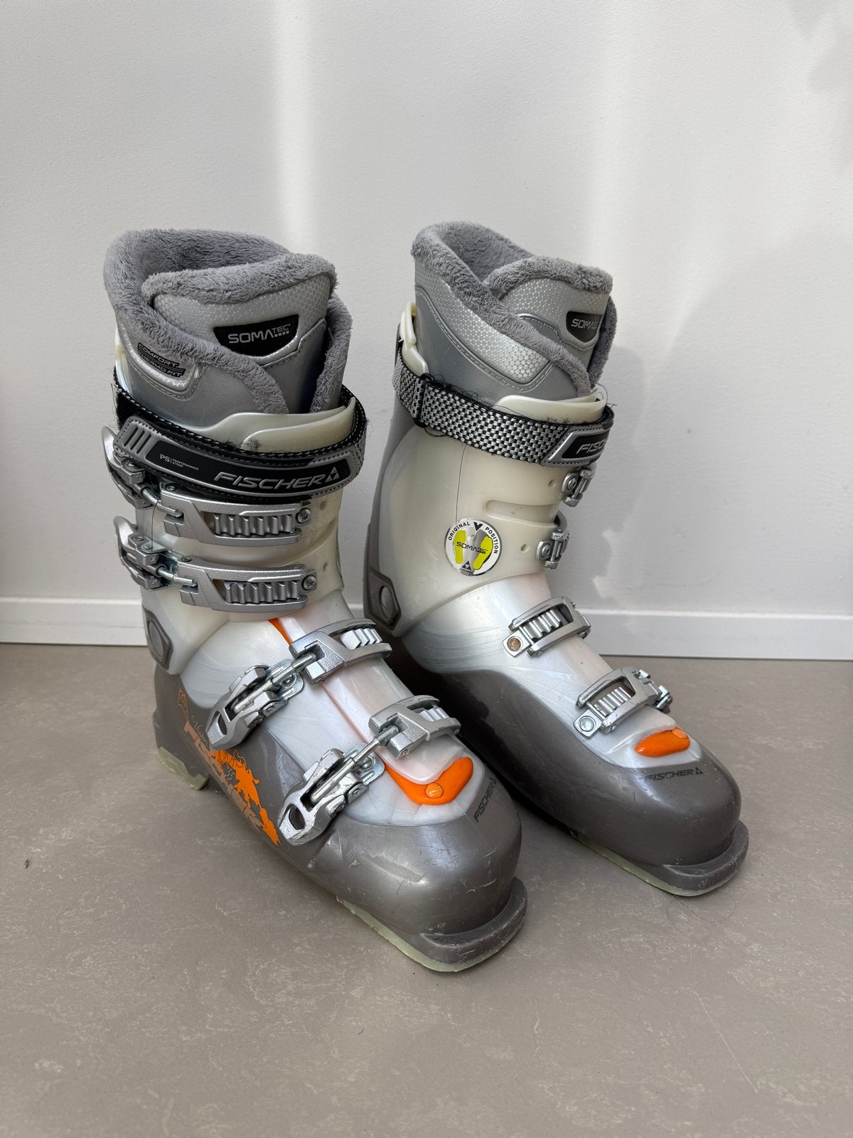 Fischer Soma Skischoenen - Maat 27.5 - Gebruikt, Schoenen, Ophalen of Verzenden, Skiën, Fischer