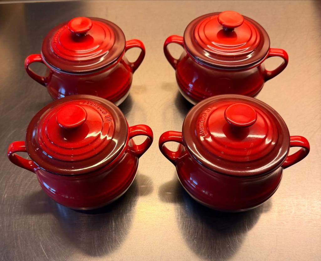 Le Creuset Mini Cocottes Rood - Set van 4, Gietijzer, Verzenden, Overige typen, Zo goed als nieuw