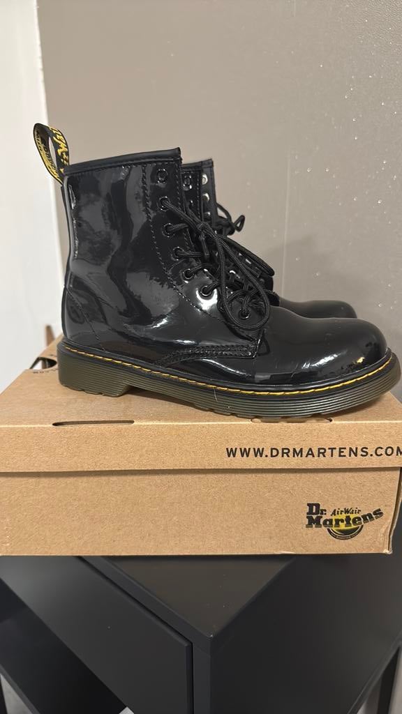 Dr Martens lak, Meisje, Laarsjes, Ophalen of Verzenden, Zo goed als nieuw