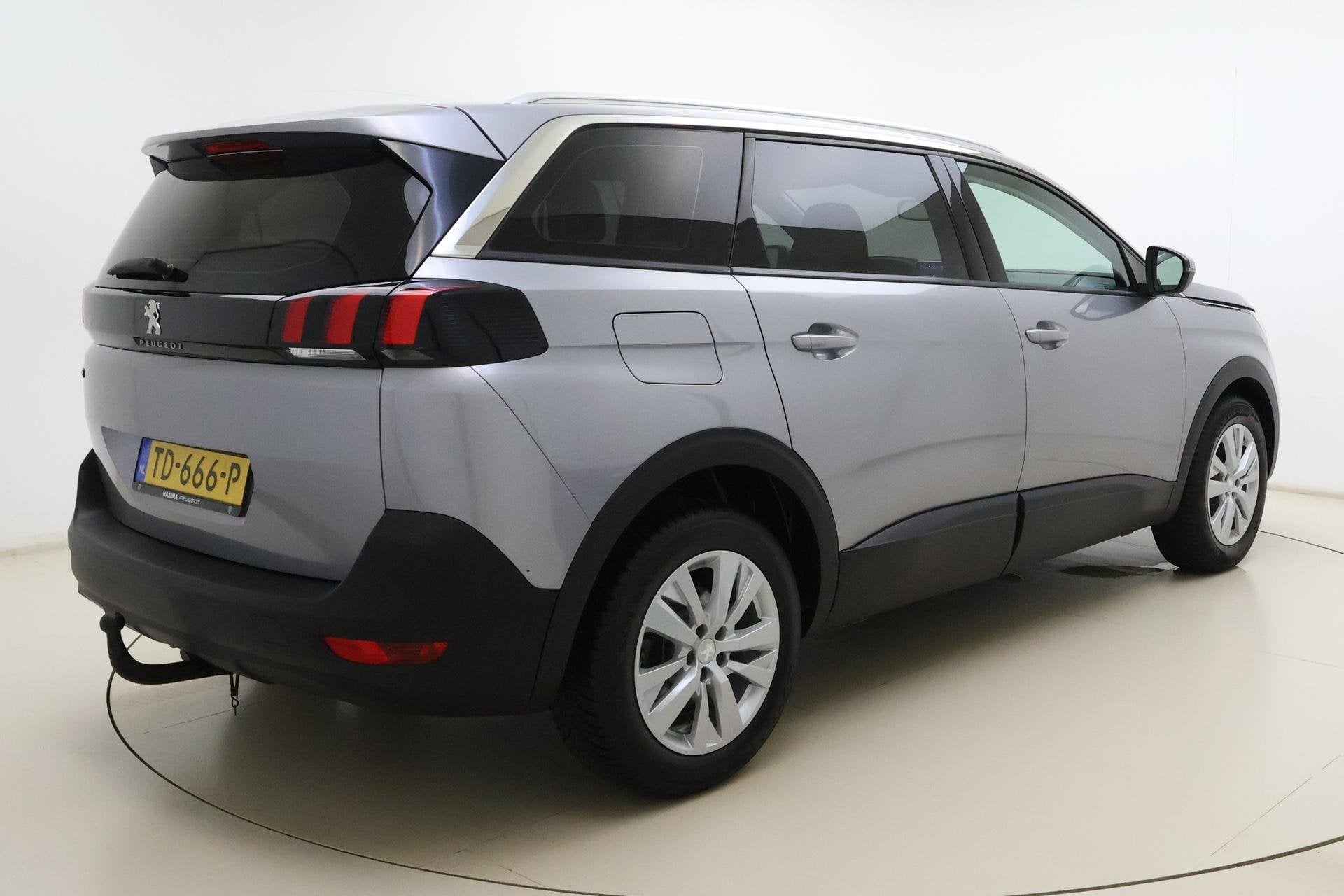Peugeot 5008 1.2 PureTech Blue Lease Executive | 7 persoons, Voorwielaandrijving, 12 maanden, Stof, Gebruikt
