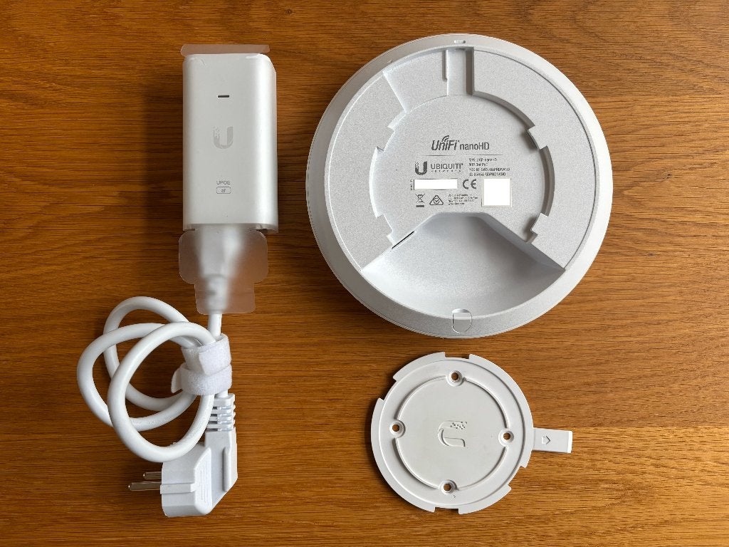 Ubiquiti UniFi nanoHD access point met PoE adapter, Computers en Software, Ophalen of Verzenden, Gebruikt, Ubiquity