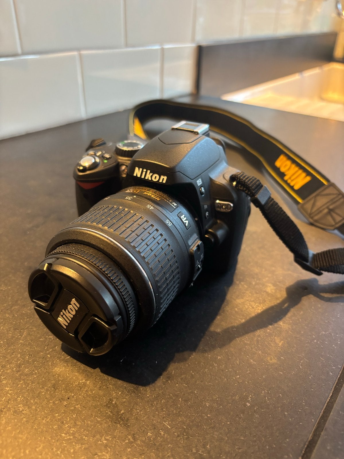 Nikon D5000 Spiegelreflexcamera met AF-S Nikkor 18-55mm lens, Audio, Tv en Foto, Gebruikt, Spiegelreflex, Beeldstabilisatie, Ophalen of Verzenden