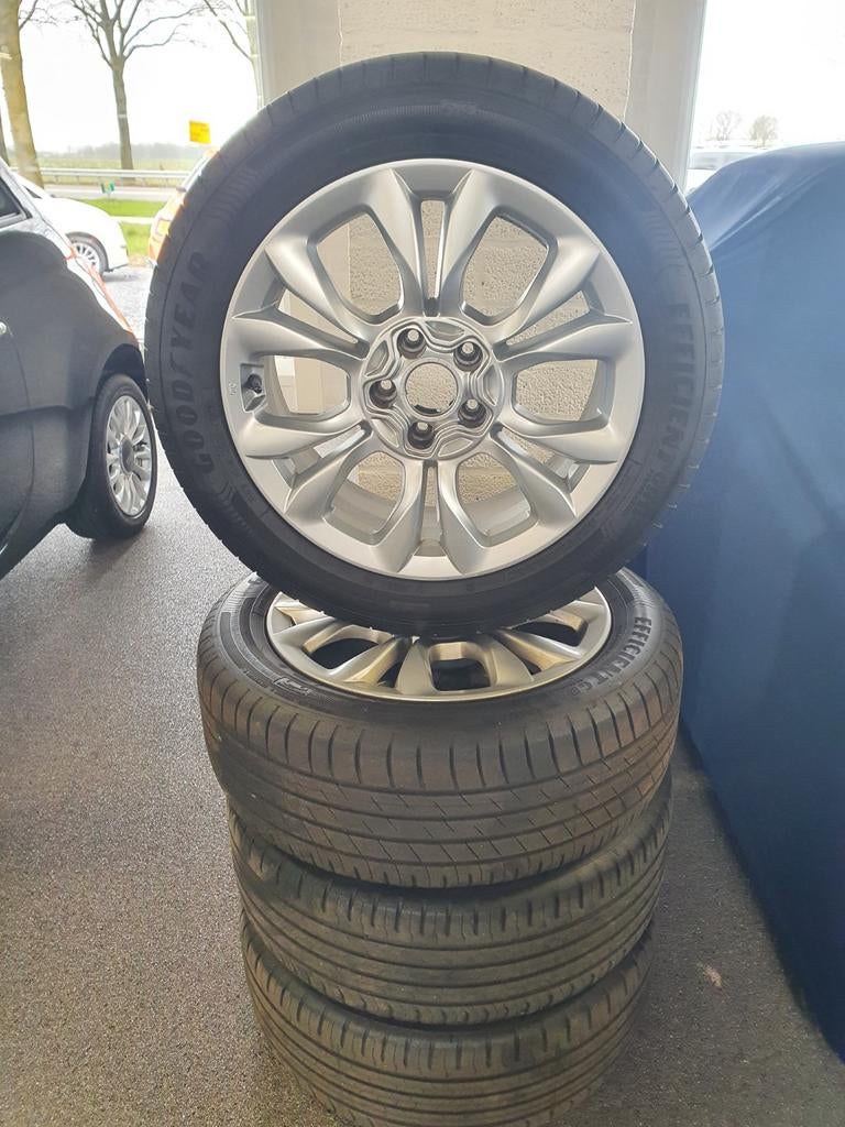 17 inch originele Fiat 500x velgen met Goodyear zomerbanden, Ophalen, Banden en Velgen, 17 inch, Personenwagen