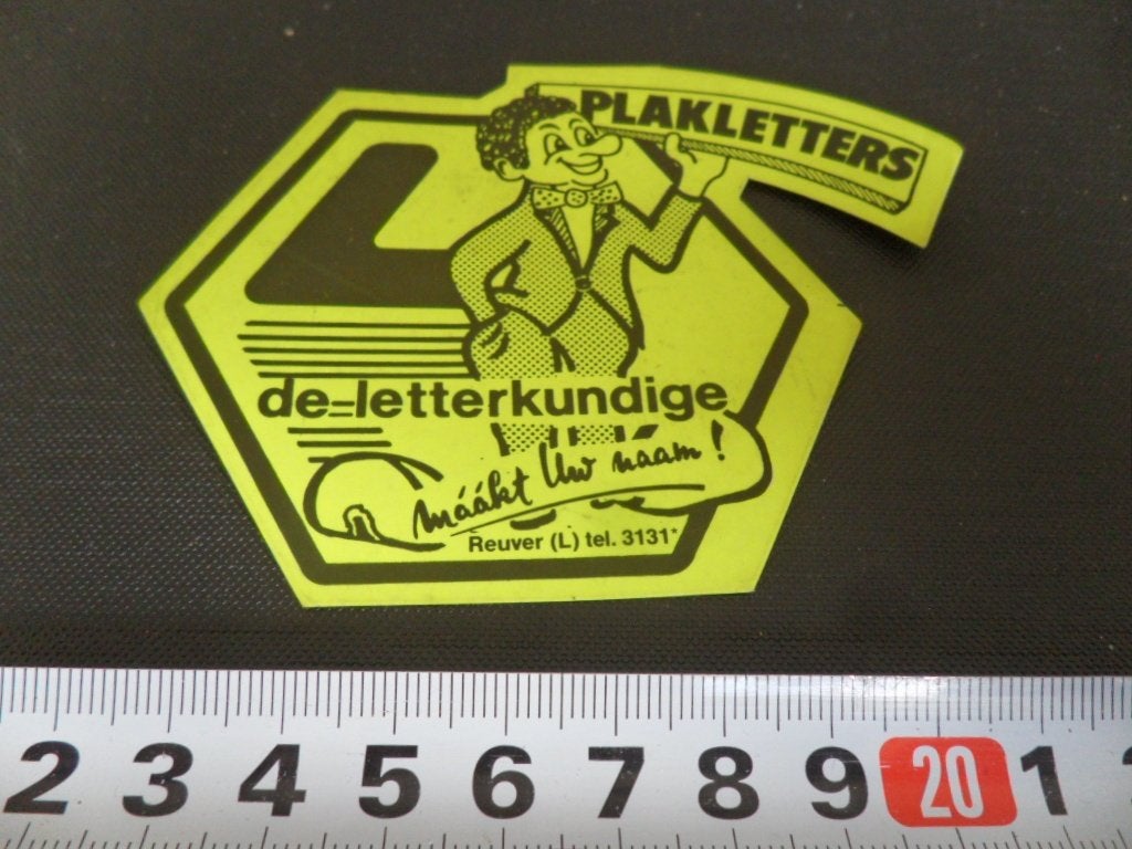 sticker REUVER de Letterkundige Máákt uw naam ! PLAKLETTERS, Ophalen of Verzenden, Zo goed als nieuw