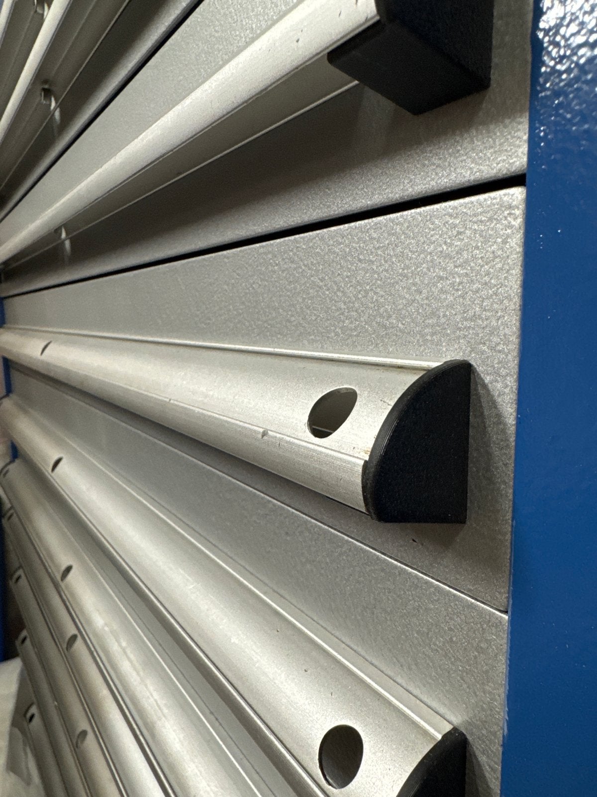 70x Einddopjes voor aluminium ladehandgrepen (35xL, 35xR), Doe-het-zelf en Verbouw, Gereedschap | Handgereedschap, Ophalen, Gebruikt