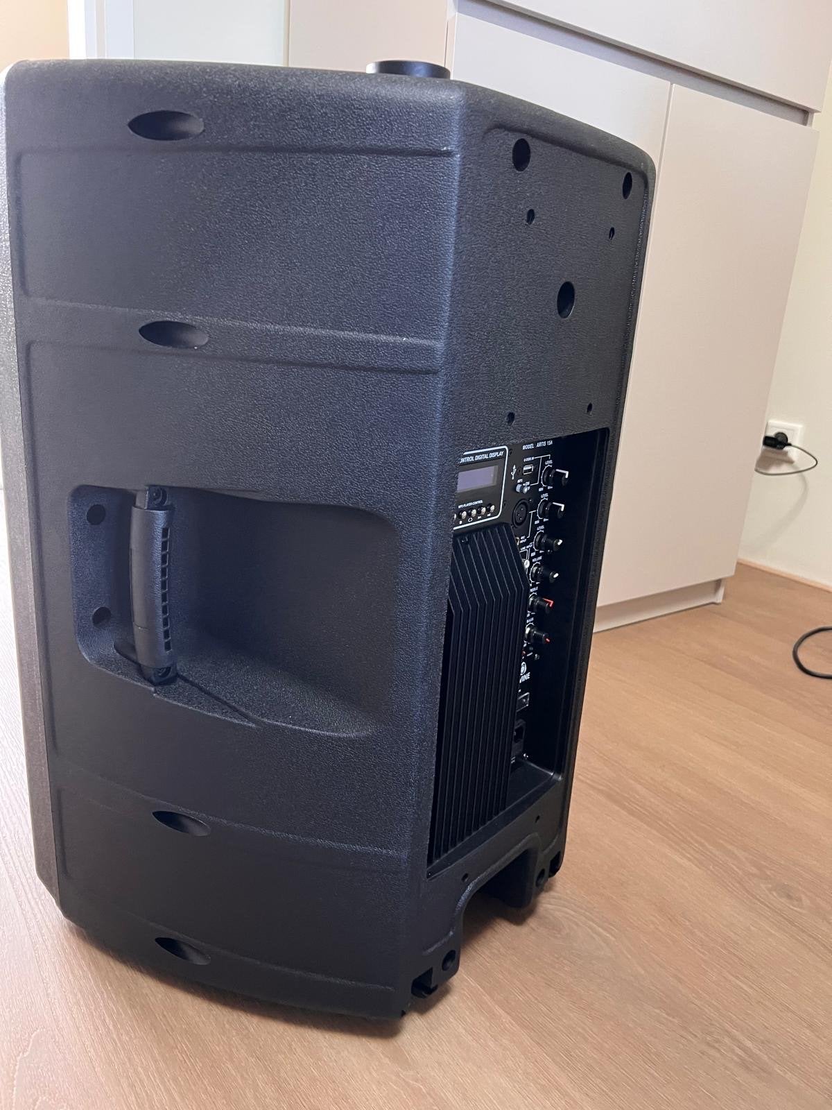2x Devine Artis 15A 400W Actieve Luidspreker USB MP3-speler, Party speaker, Nieuw, AUX-ingang, Ophalen