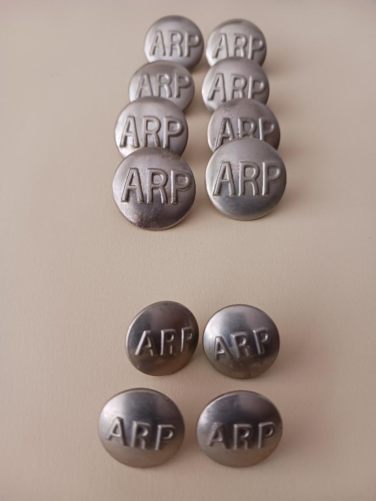 assorti zilverkleurige knopen (23 stuks), Verzamelen, Militaria | Tweede Wereldoorlog, Ophalen, Overige gebieden