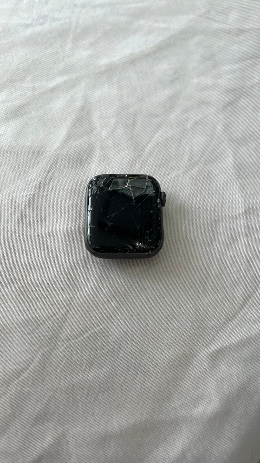 Apple watch serie 5 scherm kapot waterschade, Zwart, IOS, Ophalen of Verzenden, Zo goed als nieuw