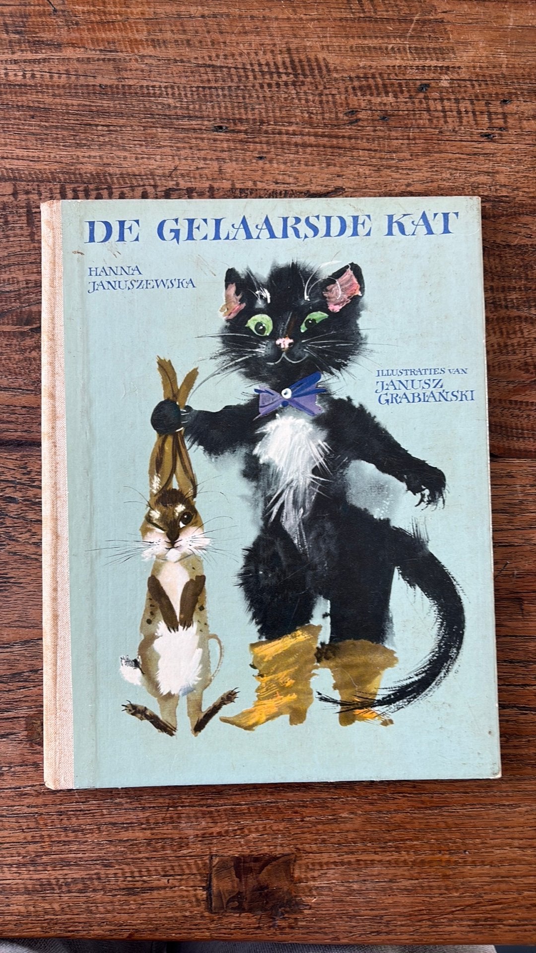 Oude Sprookjesboeken: De Gelaarsde Kat - Hanna Januszewska, Boeken, Ophalen of Verzenden, Gelezen