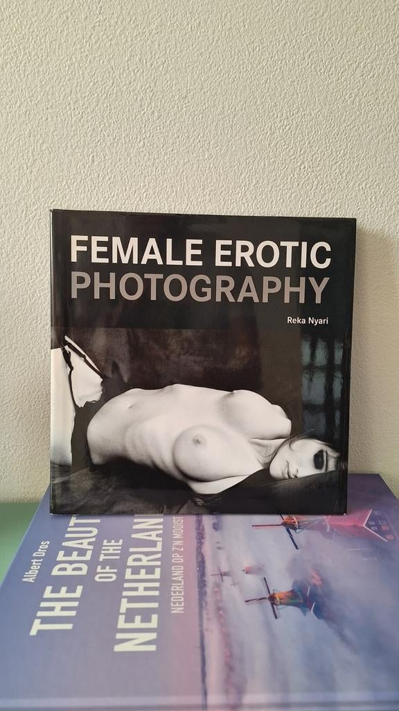 Female Erotic Photography - Reka Nyari (Hardcover), Boeken, Fotografen, Ophalen of Verzenden, Zo goed als nieuw, Femme Fatale