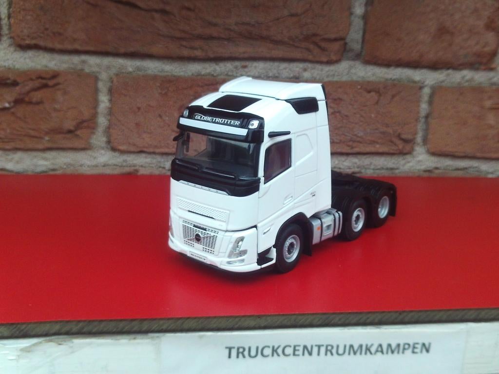 WSI  Volvo  FH  Aero  6 x 2  Witte  Lijn., Ophalen of Verzenden, Nieuw, Bus of Vrachtwagen, Wsi