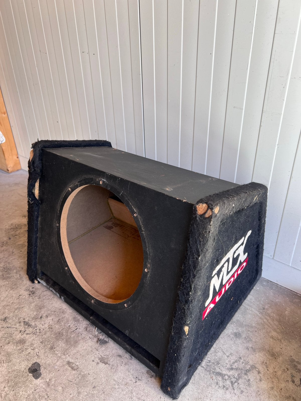 MTX Audio Subwoofer Behuizing - Gebruikt, Ophalen, Gebruikt