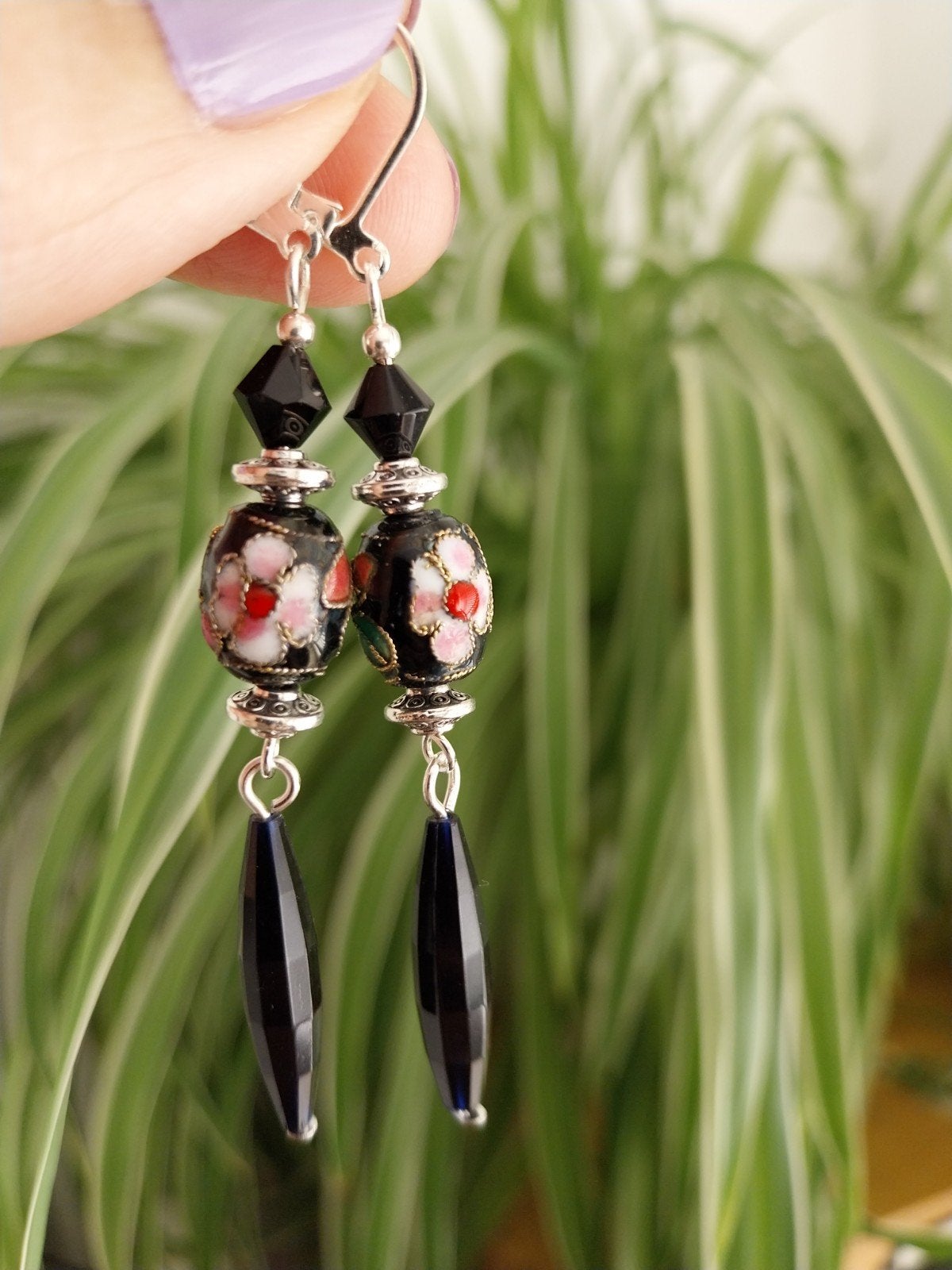 Cloisonne oorbellen met verzilverde oorhaakjes #2106, Verzenden, Zo goed als nieuw, Zwart, Hangers