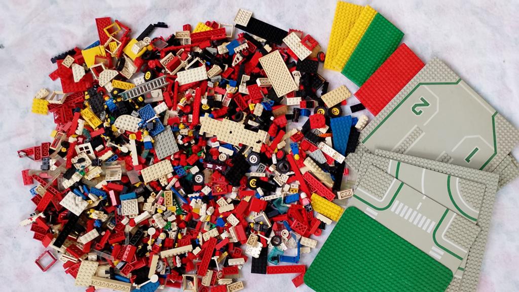 Grote partij diverse vintage Lego en grondplaten, Inclusief minifiguren, Gebruikt, Lego, Ophalen of Verzenden