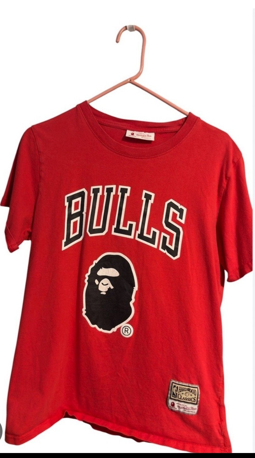 Bathing Ape Bulls Mitchell & Ness bape T-shirt Maat M, Ophalen of Verzenden, Zo goed als nieuw