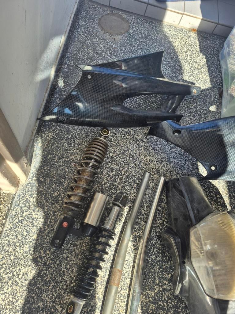 Speedfight 2 carbon kappen, New Vivacity koplamp en meer, Ophalen of Verzenden, Kap, Peugeot