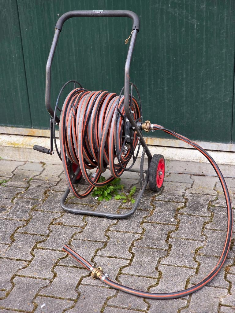 Tuinslang op slangenwagen, Ophalen, Gebruikt, Tuinslanghaspel