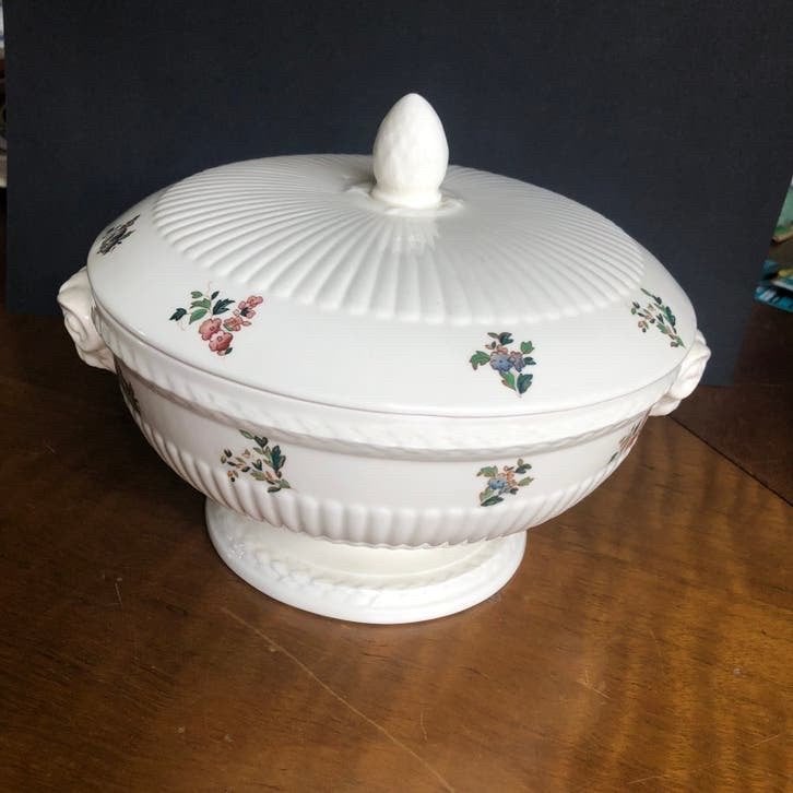 Wedgwood Conway dekschaal, Verzenden, Zo goed als nieuw, Porselein, Schaal of Schalen