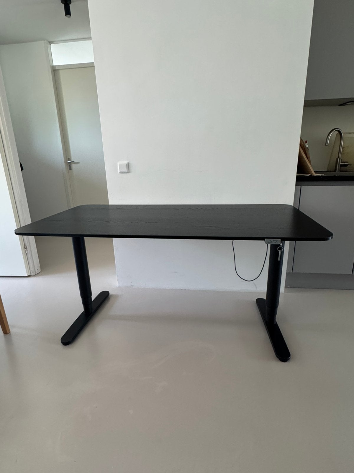 Verstelbaar zit/sta bureau IKEA (BEKANT), Huis en Inrichting, Bureaus, Ophalen of Verzenden, Zo goed als nieuw, IKEA, Overige materialen