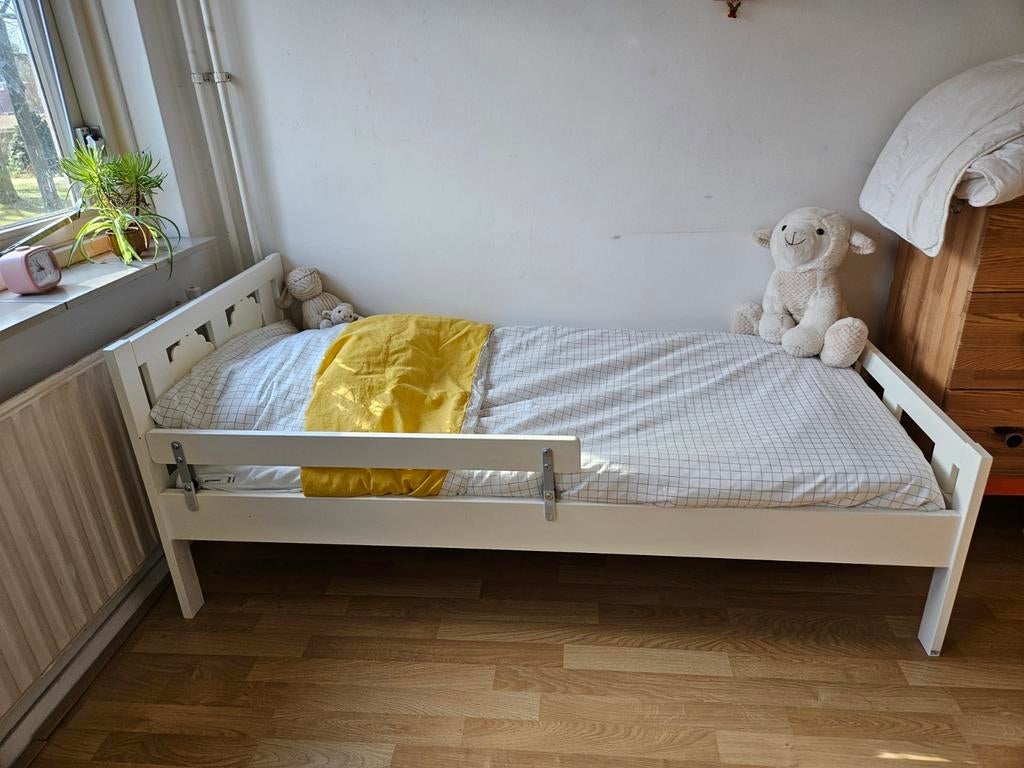 Kinderbedje met matras, Kinderen en Baby's, Kinderkamer | Bedden, 70 tot 85 cm, 140 tot 160 cm, Zo goed als nieuw, Ophalen