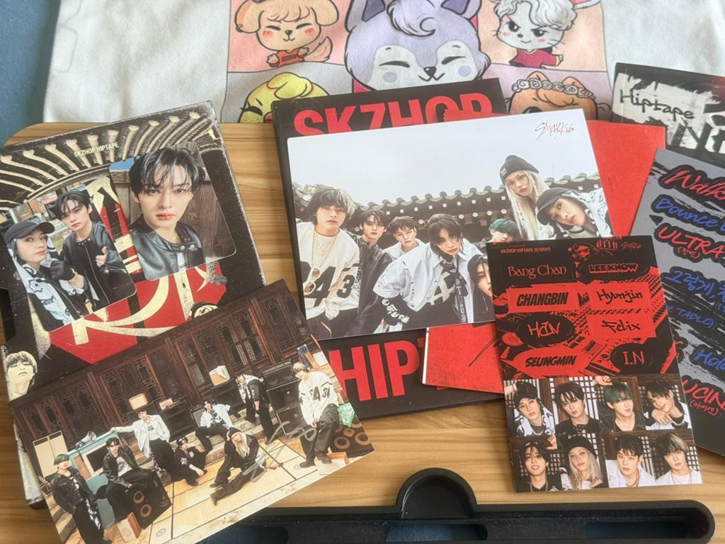 Stray Kids SIGNED album hop compleet, Ophalen of Verzenden, Zo goed als nieuw, Foto of Kaart, Gesigneerd