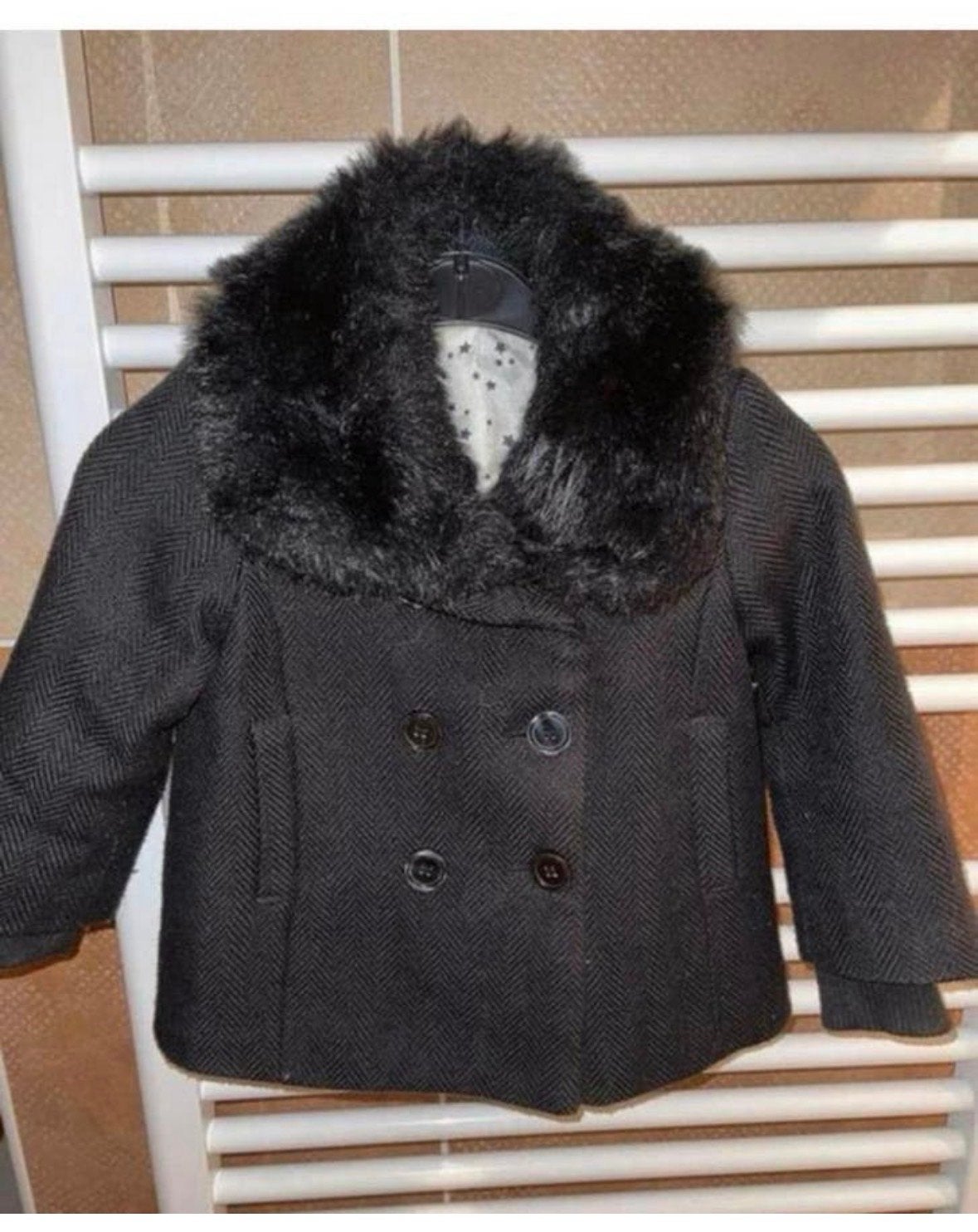 H&M Zwarte Jas met Bontkraag - Maat 98, Ophalen of Verzenden, Zo goed als nieuw, Jongetje of Meisje