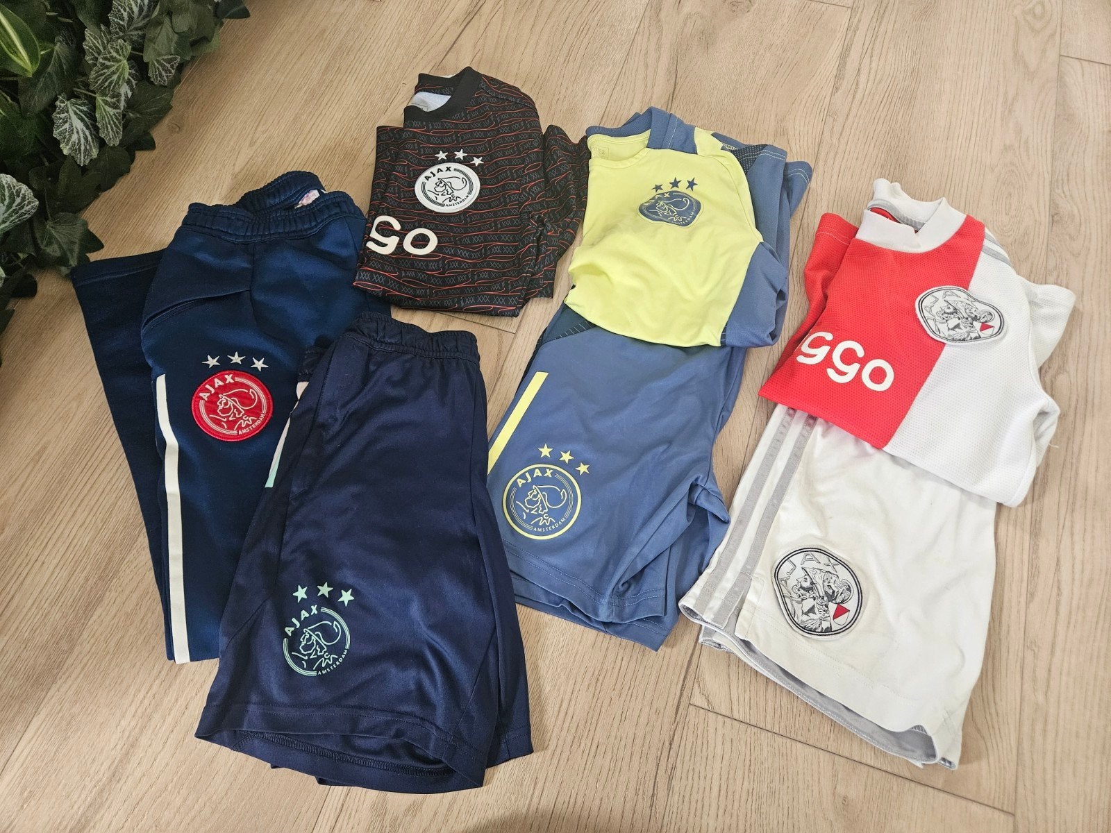 Ajax voetbalkleding maat 146 en 152, Kinderen en Baby's, Kinderkleding | Maat 152, Ophalen of Verzenden, Zo goed als nieuw, Jongen of Meisje