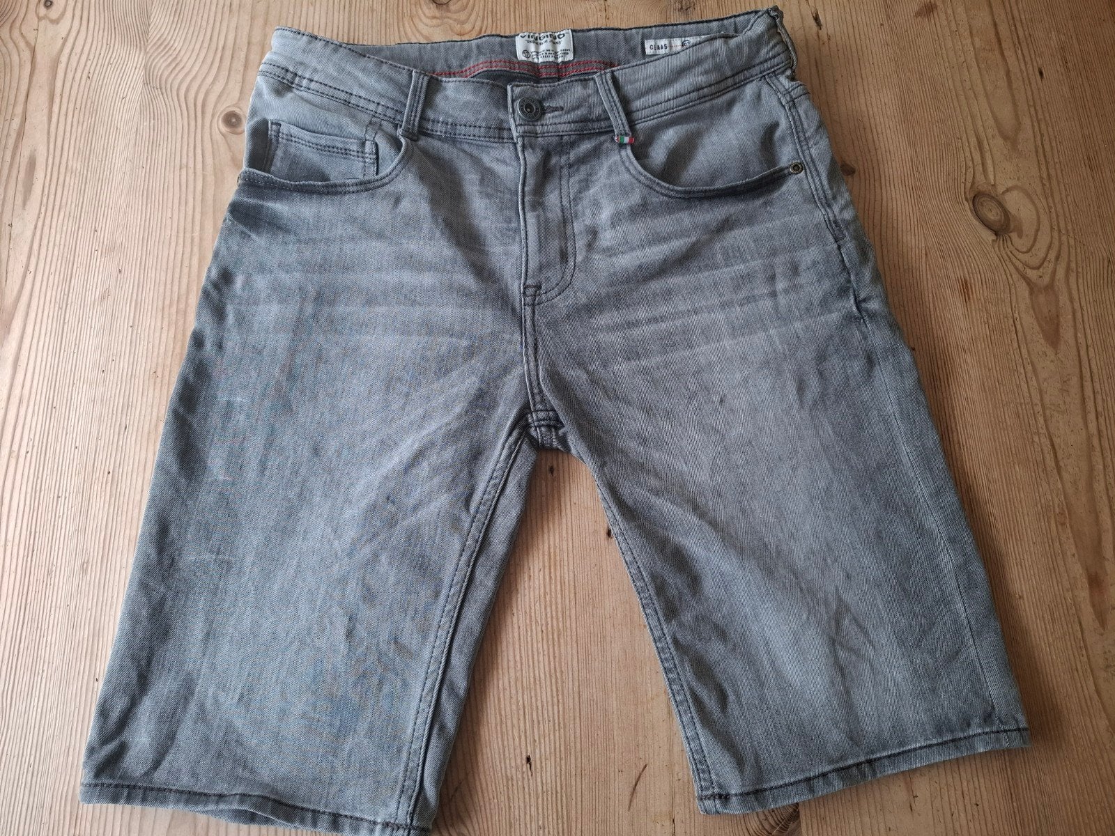 Vingino korte broek maat 15, Kinderen en Baby's, Broek, Ophalen of Verzenden, Zo goed als nieuw, Vingino