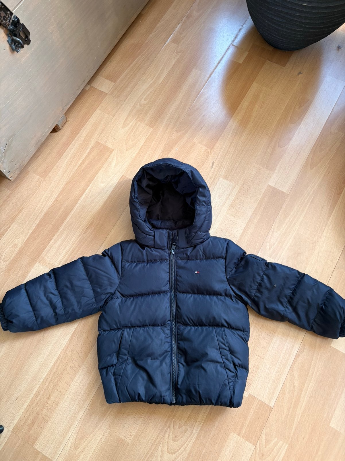 Tommy Hilfiger mooie donkerblauwe puffer winterjas mt 110, Ophalen of Verzenden, Zo goed als nieuw, Jongen, Jas