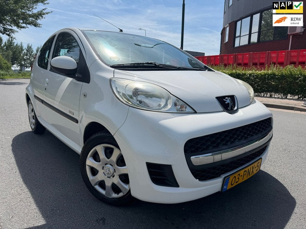 Peugeot 107 1.0-12V Millesim BJ 2011 AIRCO/5 DEURS/APK NIEUW, Auto's, Peugeot, Voorwielaandrijving, Euro 5, Stof, Gebruikt