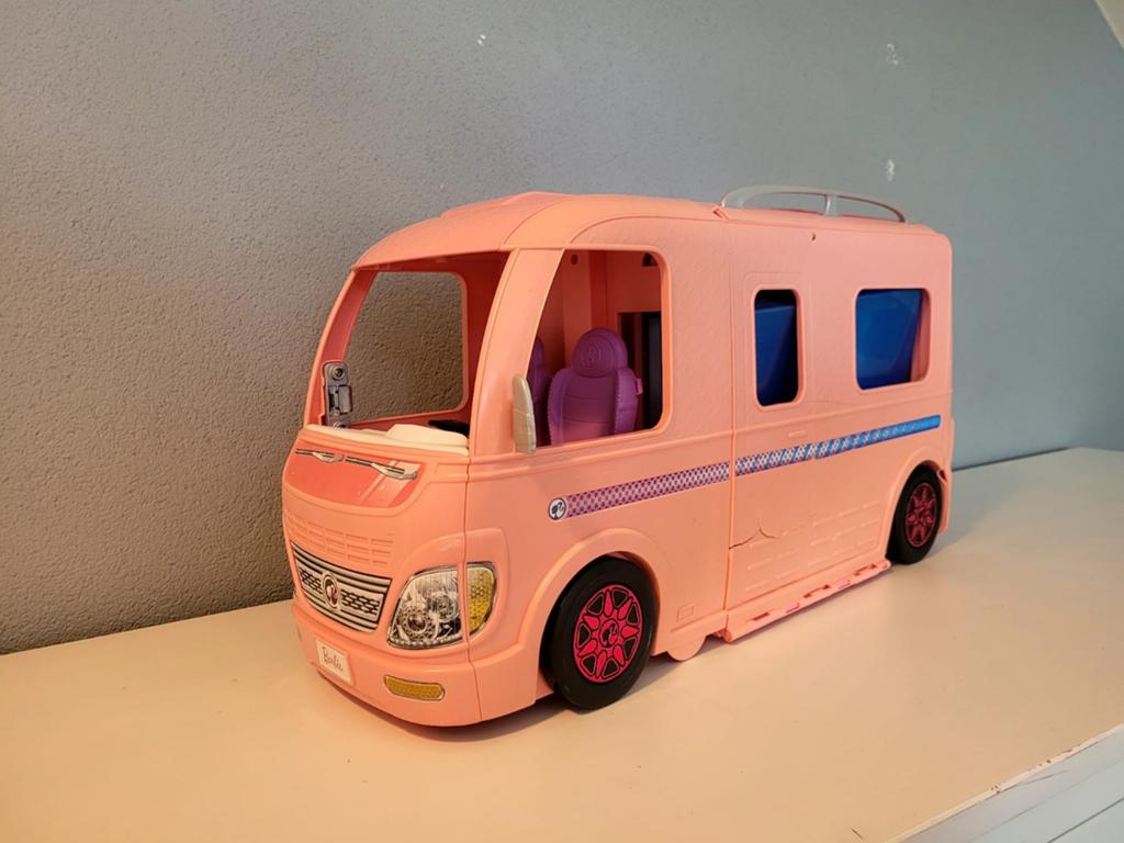 Barbie camper met accessoires - Gebruikt, Ophalen of Verzenden, Gebruikt