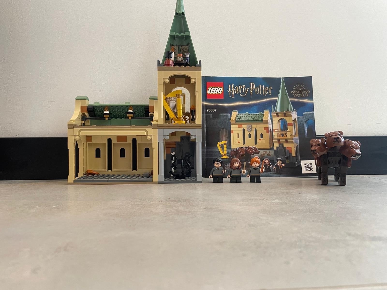 LEGO Harry Potter Zweinstein: Pluizige Ontmoeting (76387), Ophalen, Zo goed als nieuw, Overige merken