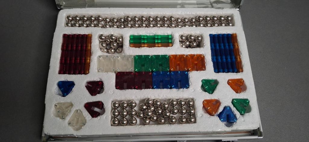 Magnetix magnetisch bouwspeelgoed in koffer, Ophalen of Verzenden, Zo goed als nieuw, Bouwen
