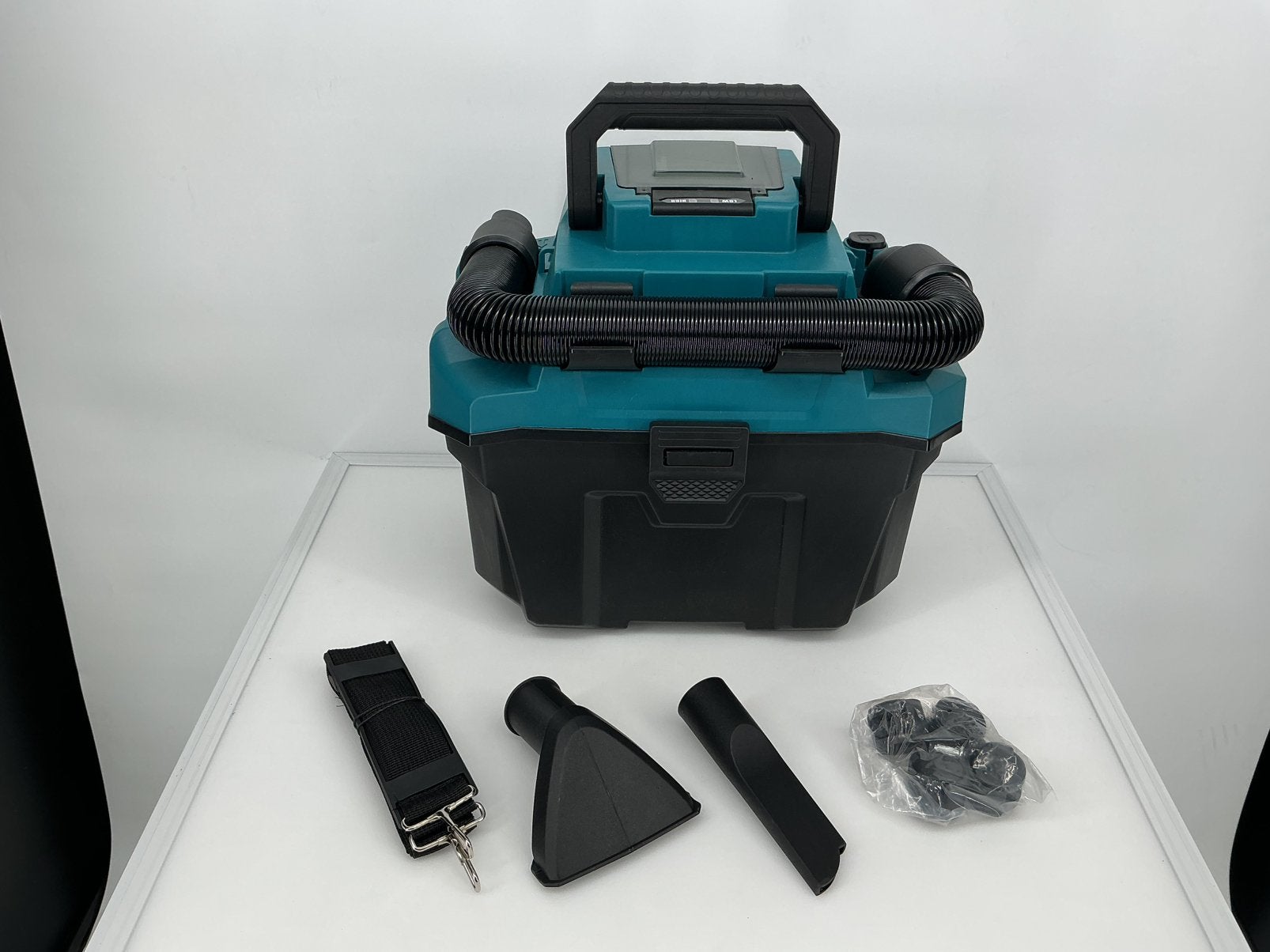 Stofzuiger. Nieuw. Werkt op accu. Vaste prijs : € 69,95., Ophalen of Verzenden, Reservoir, Steelstofzuiger, Nieuw