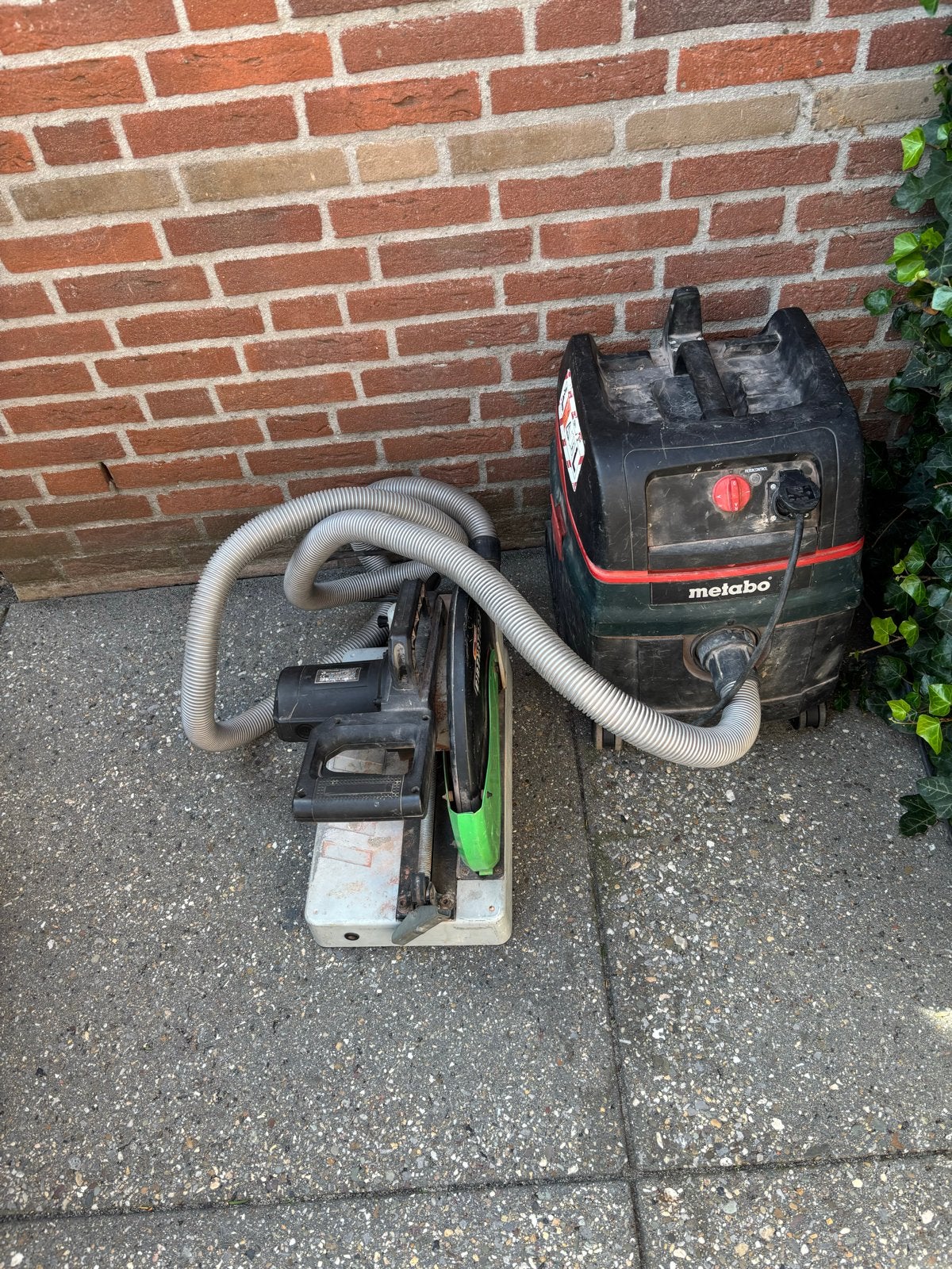 Eibenstock Afkortzaag met Metabo Stofzuiger, Ophalen, Gebruikt, Afkortzaag, 30 tot 70 mm
