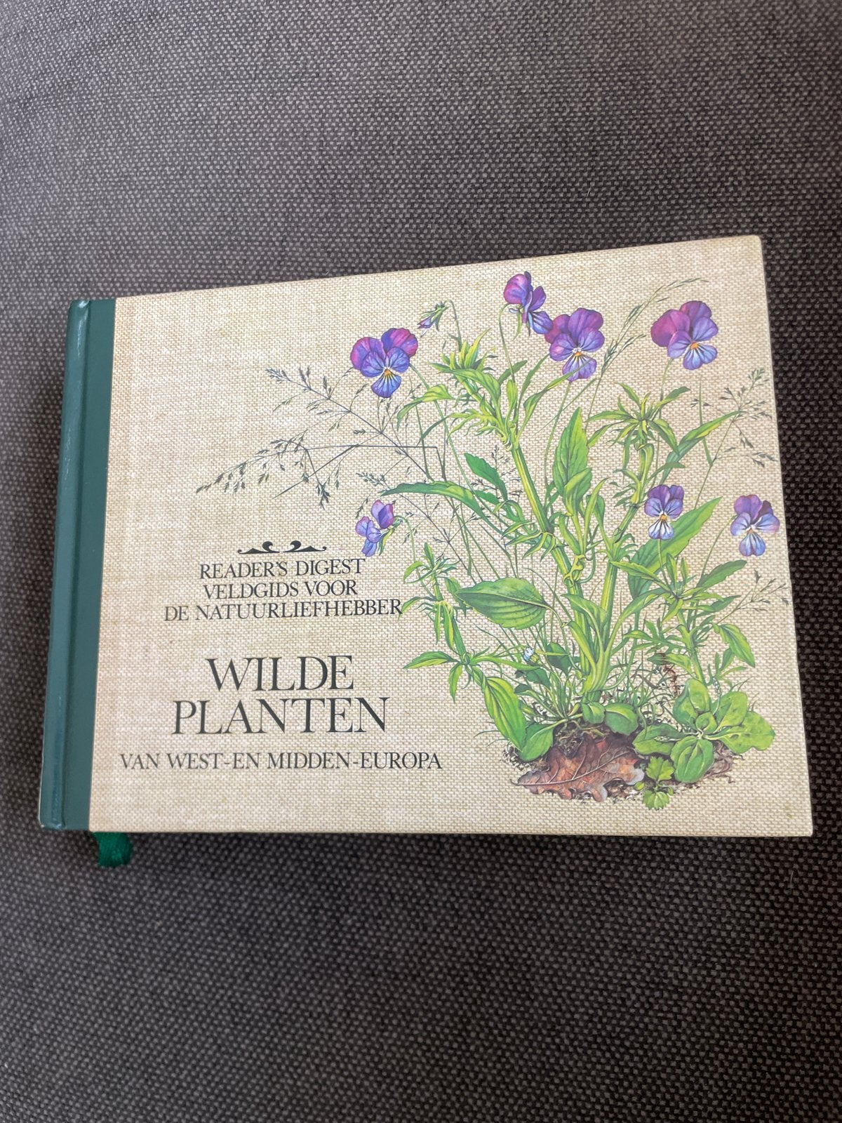 Veldgids Wilde Planten van West- en Midden-Europa, Ophalen of Verzenden, Gelezen, Bloemen, Planten en Bomen