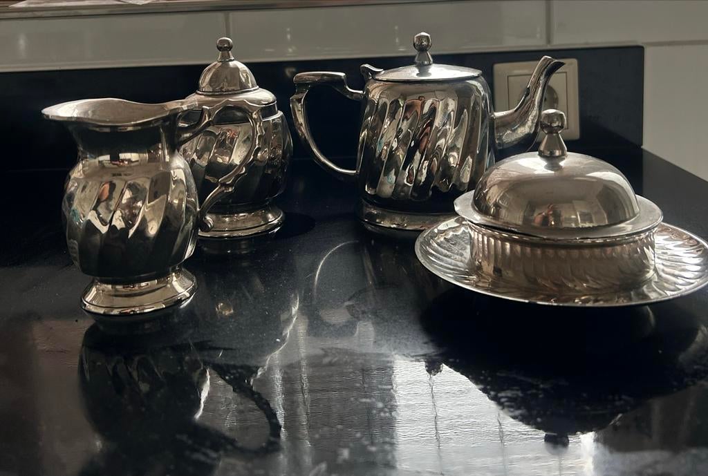 Verzilverde koffie/thee set met botervloot, Antiek en Kunst, Ophalen of Verzenden, Zilver