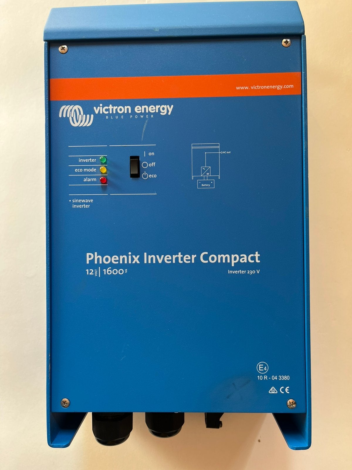 Victron Phoenix Inverter compact 12/1600, Ophalen of Verzenden, Zo goed als nieuw, Kabel of Apparatuur