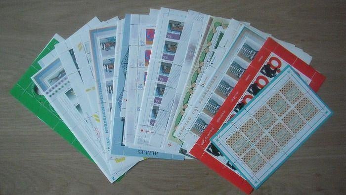 BRD 2000, postfrisse jaargang in velletjes van 10., Verzenden, Buitenland